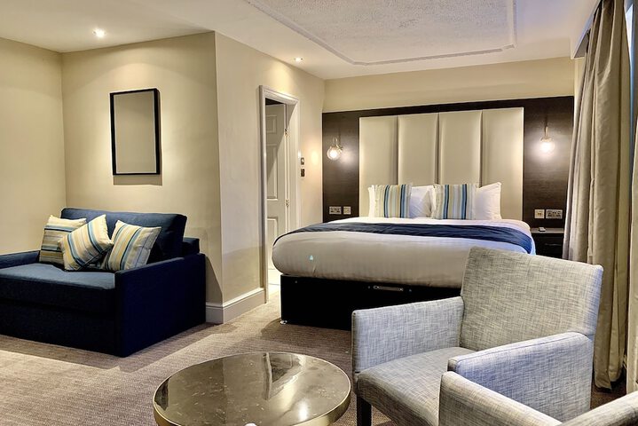Room 15 of 105