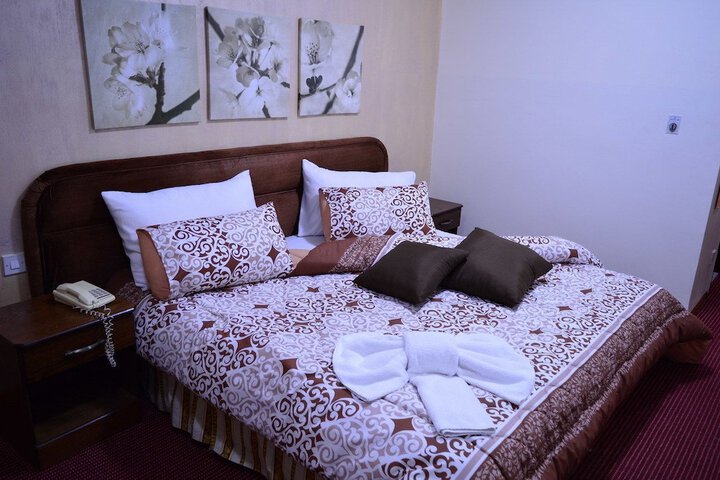 Room 11 of 31
