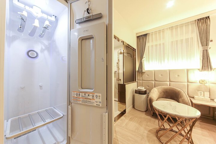 Room 16 of 45
