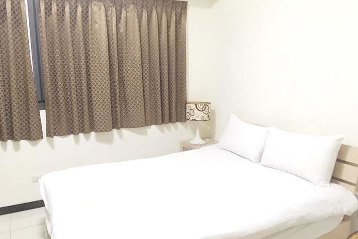 Room 3 of 9
