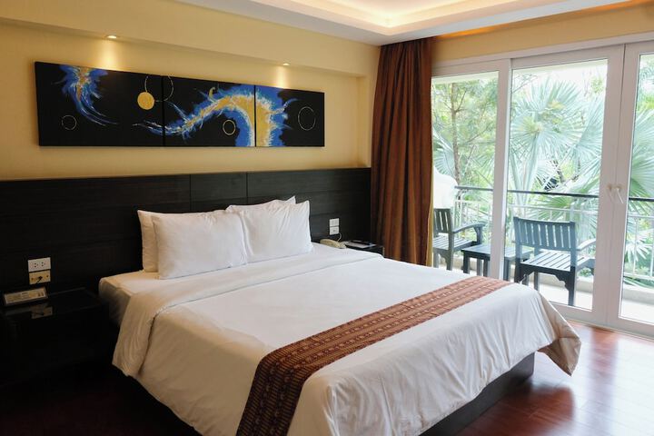 Room 15 of 90