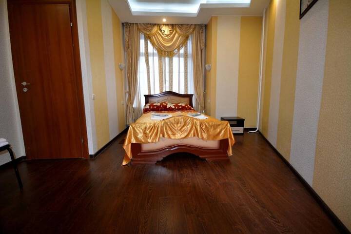 Room 8 of 20