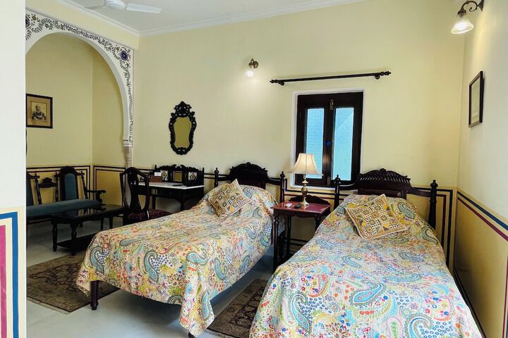 Room 5 of 73