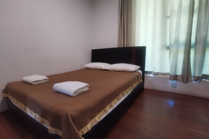 Room 18 of 23