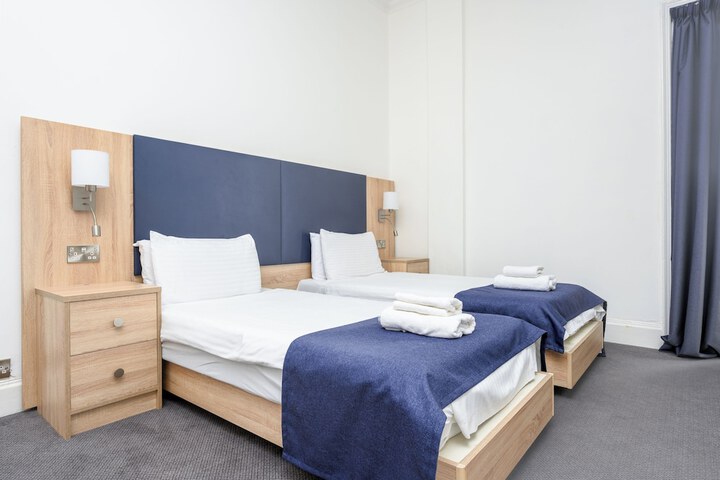 Room 46 of 86