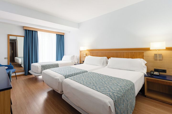 Room 14 of 48