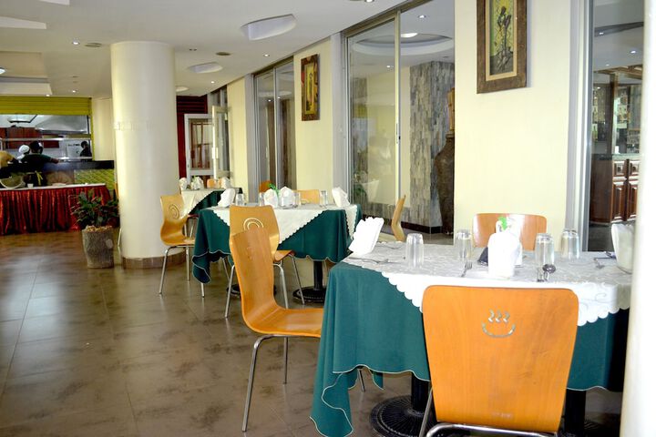 Dining 45 of 61