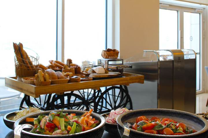 Breakfast/Coffee Service 39 of 53