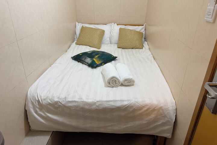 Room 162 of 195