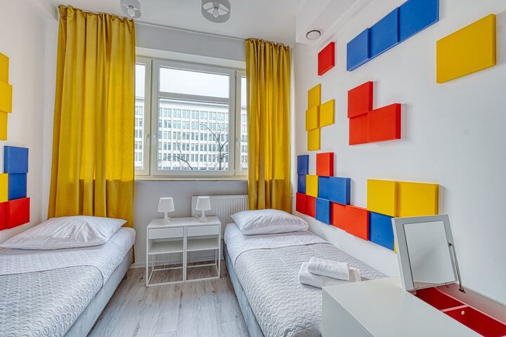 Room 22 of 36