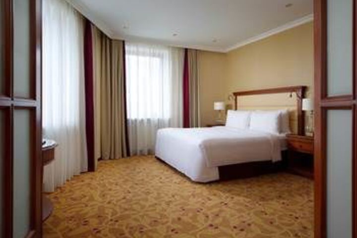 Room 54 of 90