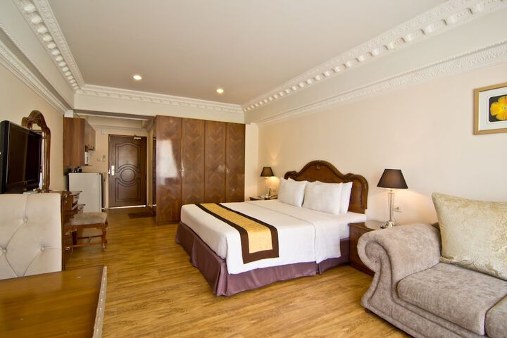 Room 11 of 71