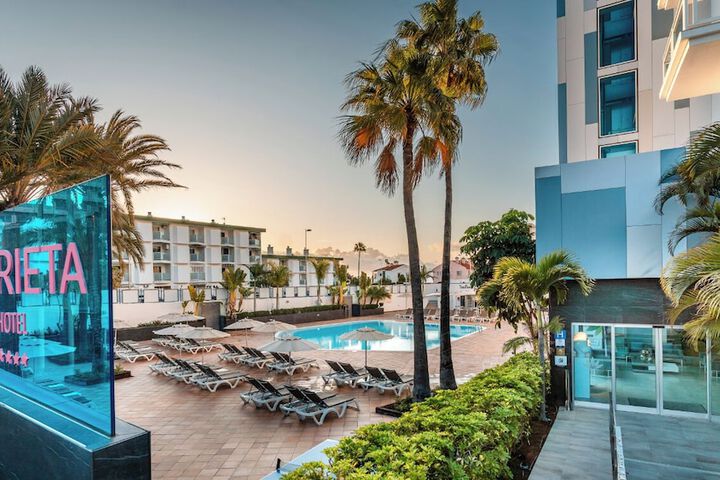Pools & Facilities