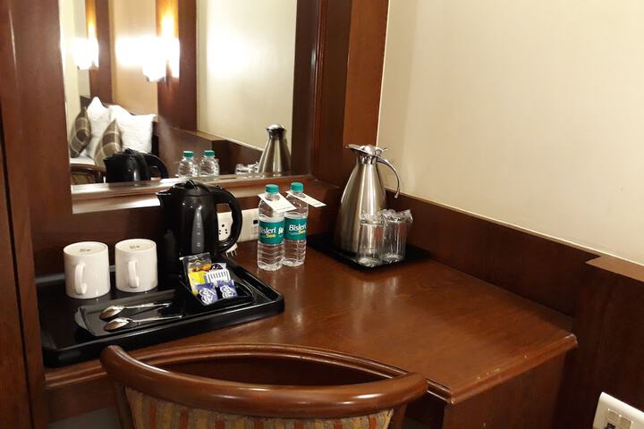 Breakfast/Coffee Service 18 of 32
