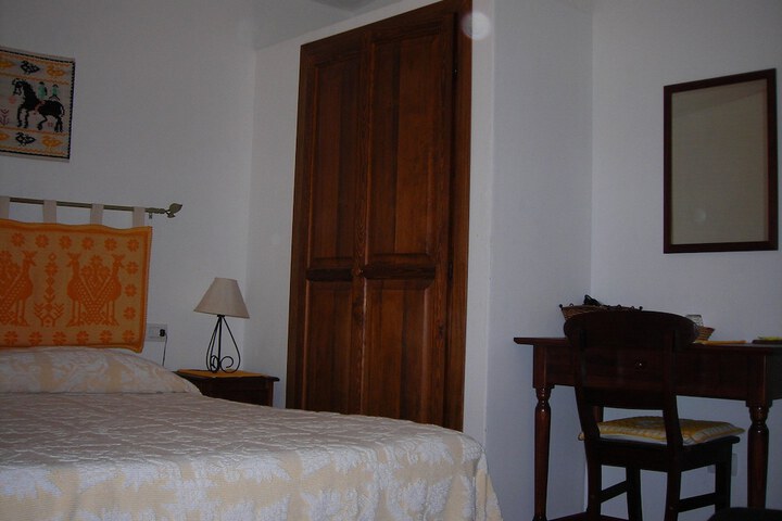 Room 3 of 46
