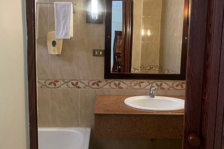 Room 46 of 65