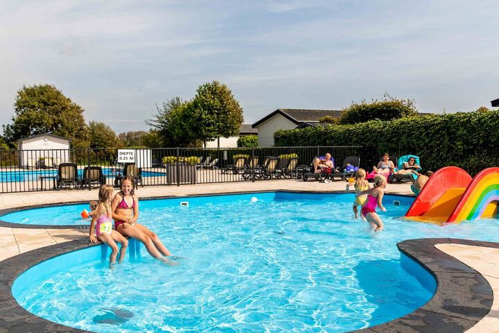 Pool 10 of 38