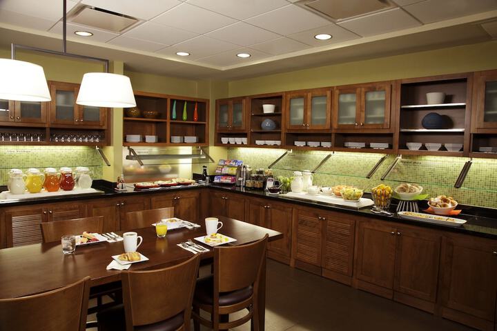Breakfast area