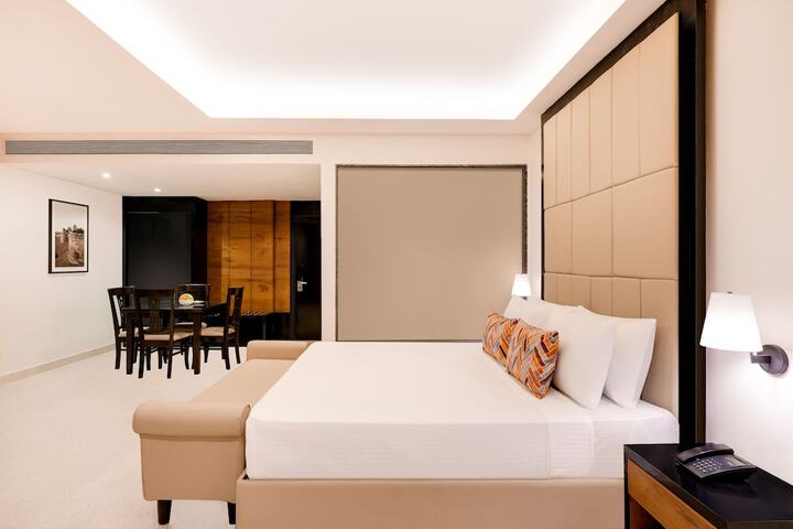 Room 16 of 60