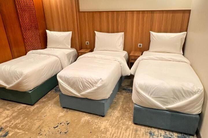 Room 17 of 32