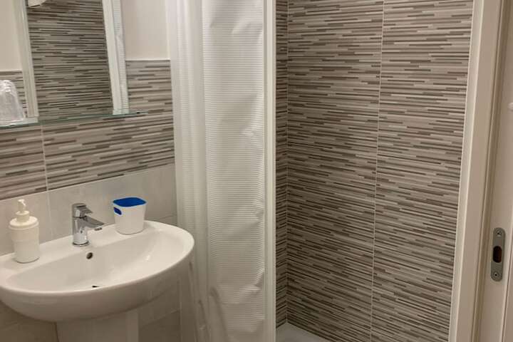Room 14 of 69