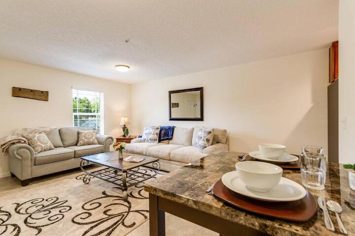 Image of Oak Street #3