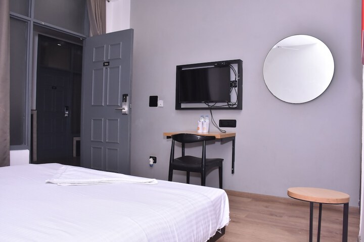 Room 4 of 47