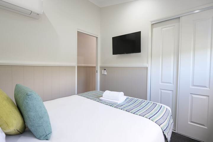 Room 33 of 126