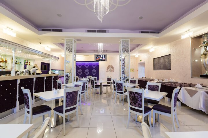 Lounge 66 of 92
