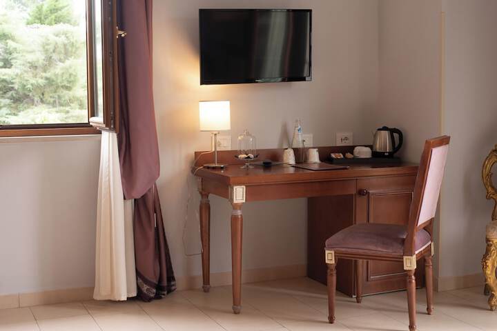 Room 25 of 104