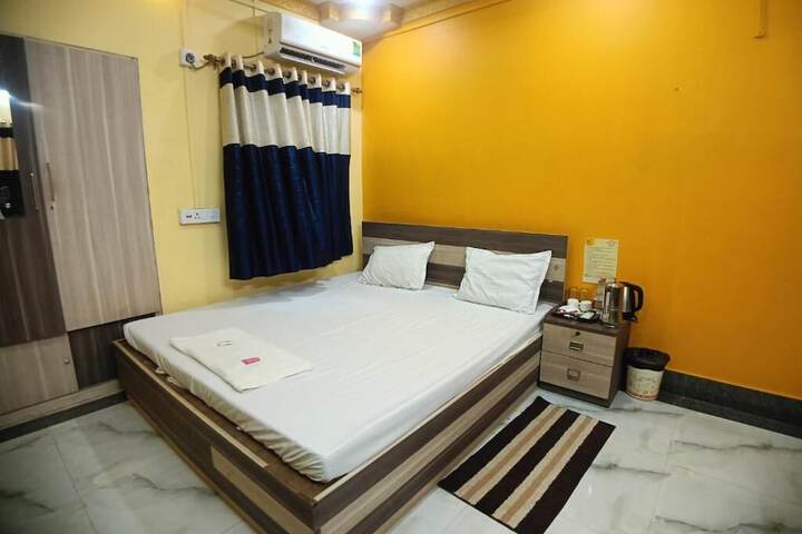 Room 4 of 63