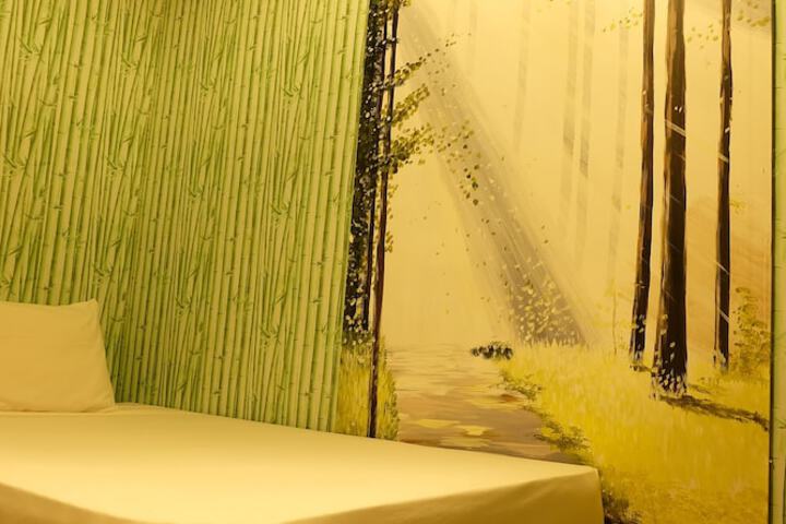 Room 13 of 89