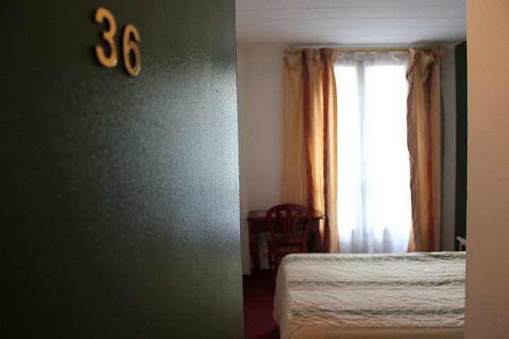 Room 8 of 99