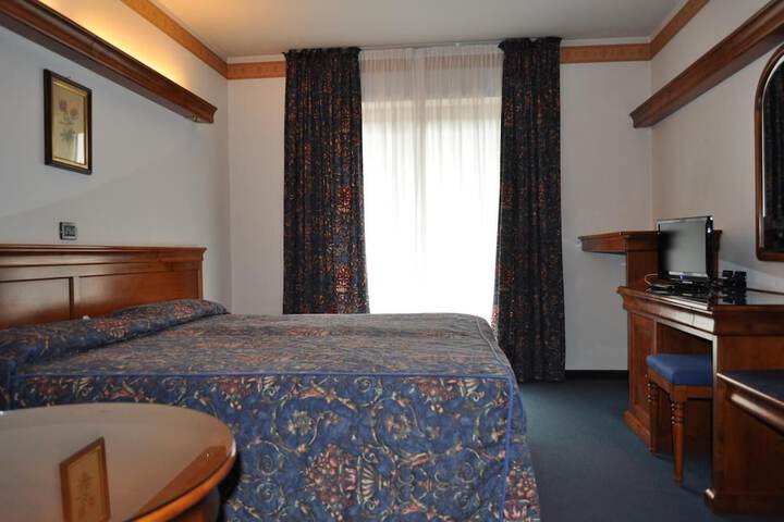 Room 9 of 51