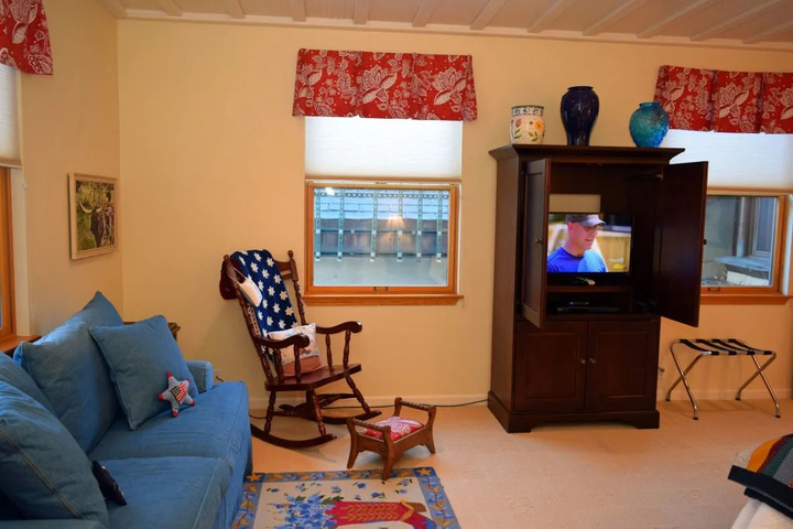Room 4 of 20