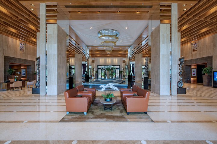 Ballroom/Hall 122 of 151