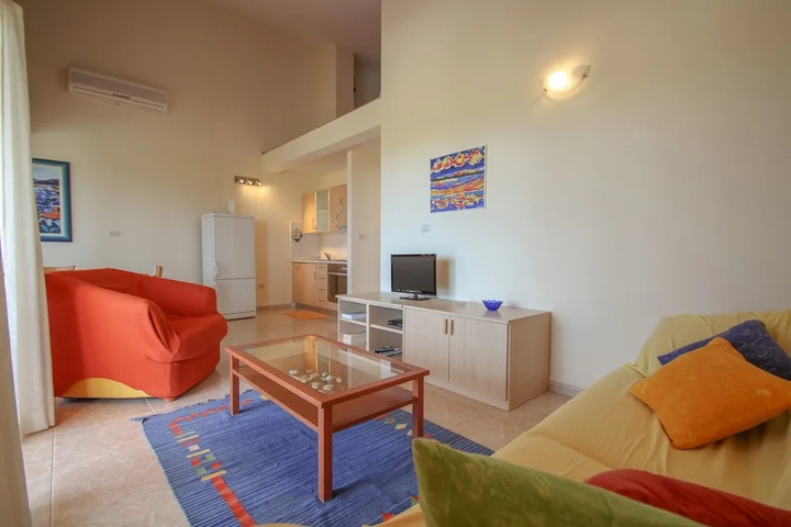 Room 3 of 12