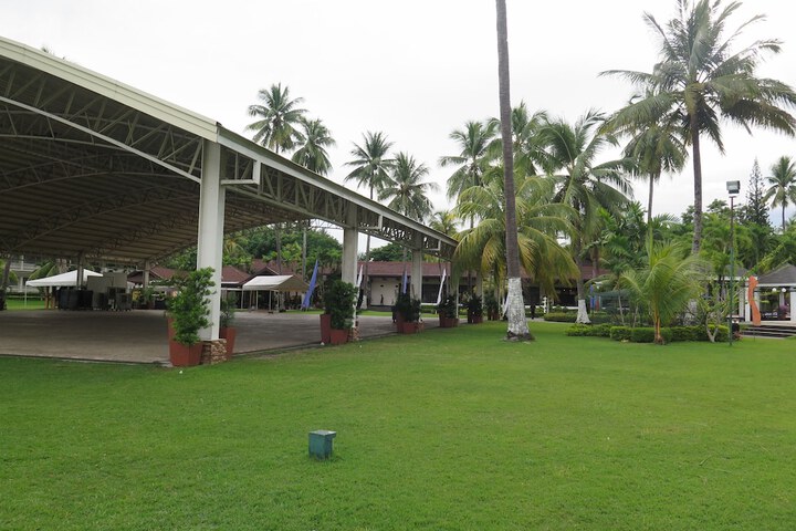 Hotel Exterior 66 of 79