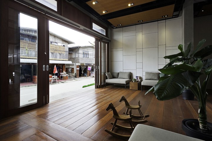 Hotel Interior 4 of 23