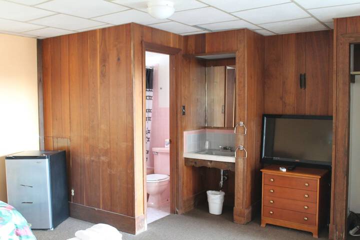 Room 2 of 63