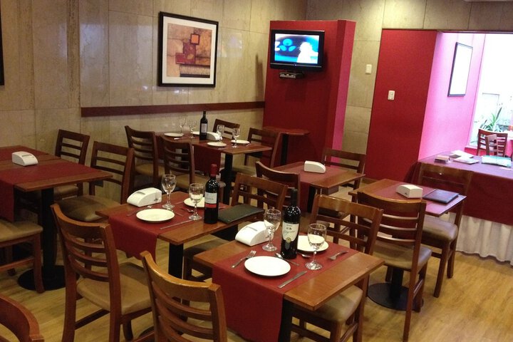 Dining 32 of 40