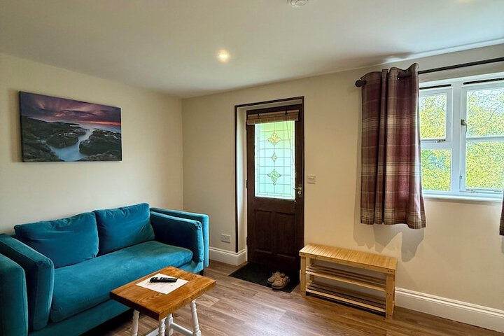 Room 102 of 210