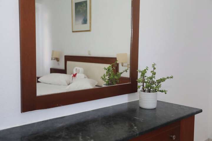 Room 26 of 83