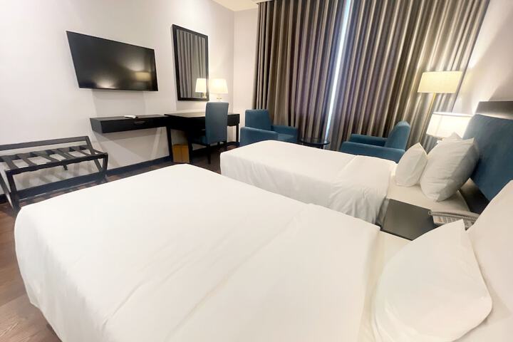 Room 4 of 20