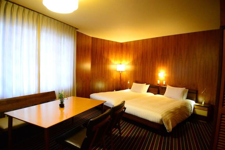 Room 12 of 44
