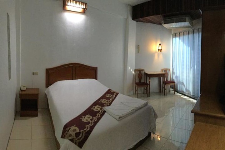 Room 7 of 37