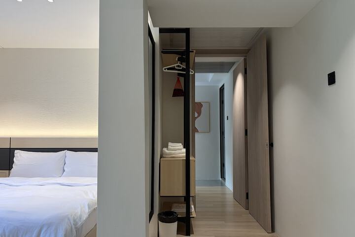 Room 34 of 71