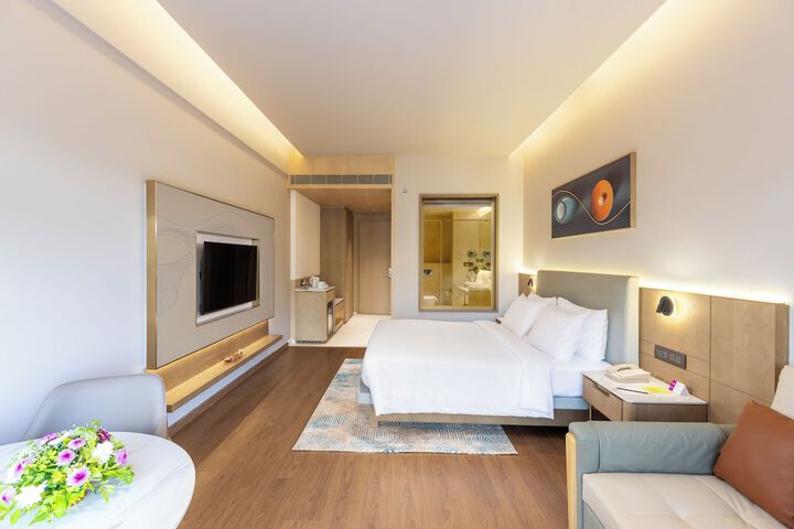Room 11 of 26