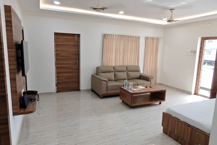 Room 13 of 21