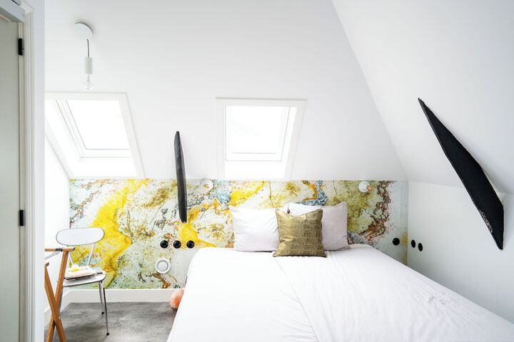 Room 10 of 50